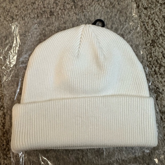 Alo Notable Beanie - Ivory - Picture 2 of 3